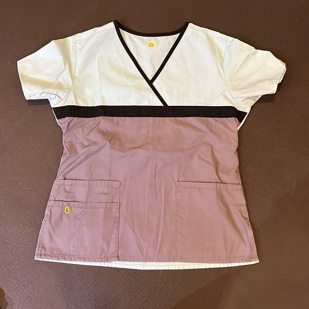Wonderwink small scrub top